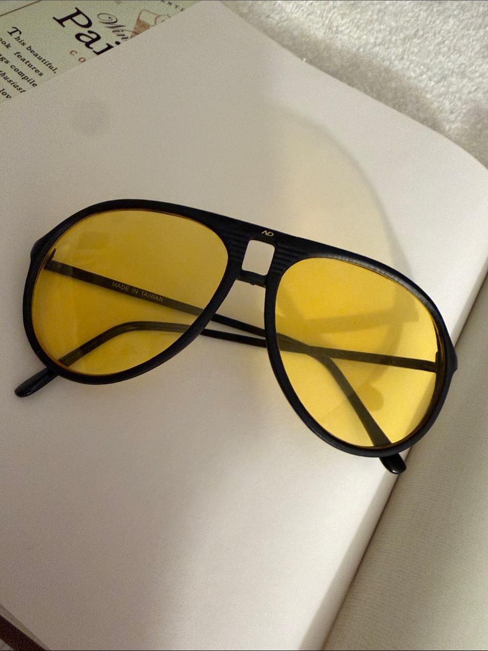 Men's Aviator Sunglasses with Black Frame and Yellow Lenses